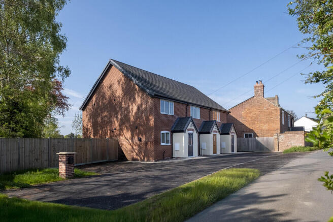 2-bed terraced on Church Lane, Fritton, Norfolk, £280,000