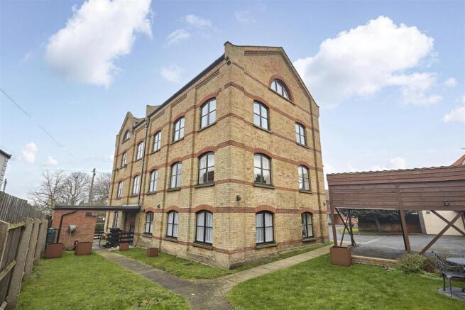 2 St Edmund's Court 2.jpg