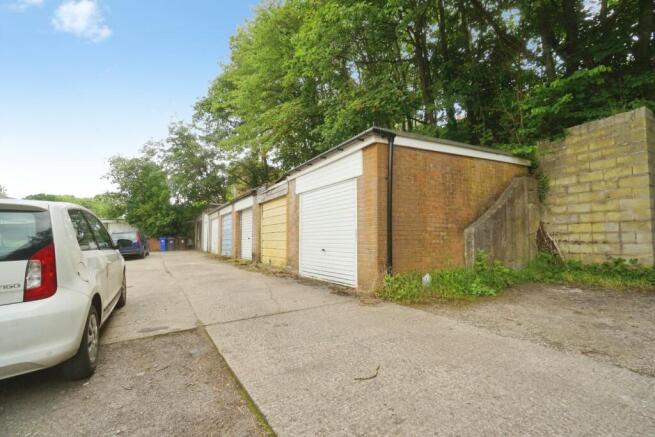 3 bed Semi-Detached for sale Image 5