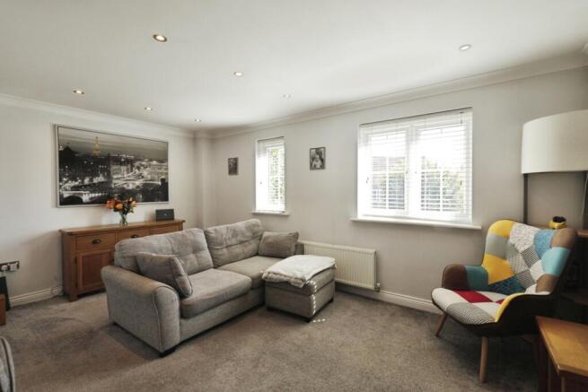 3 bed House for sale Image 8