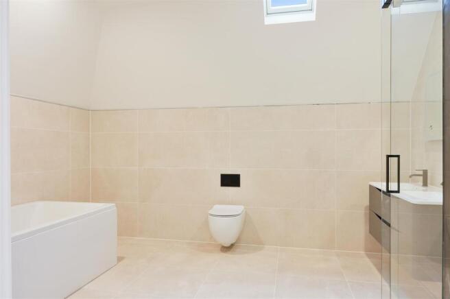 FLAT 7 WINSCOMBE COURT- (5).jpg