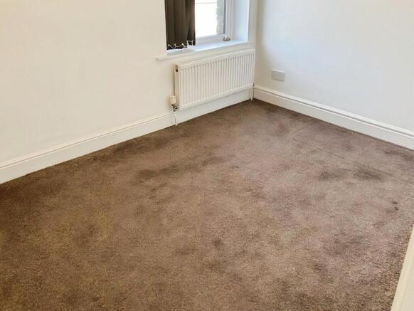 3 bed Terraced to rent Image 5