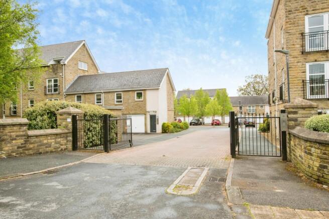 2 bed Flat for sale Image 8
