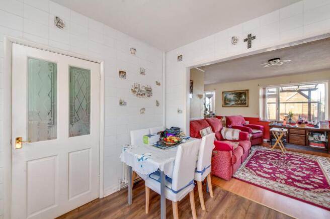 3 bed Semi-Detached for sale Image 8