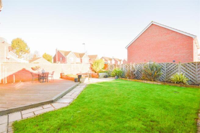 Rear garden 1.jpg