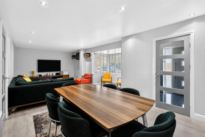 4 bed Detached for sale Image 7