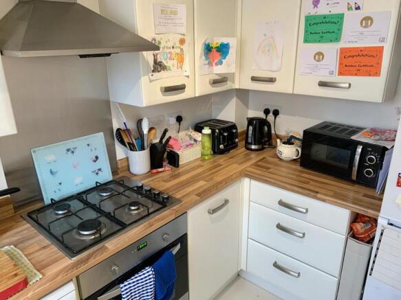 2 bed Semi-Detached for sale Image 8