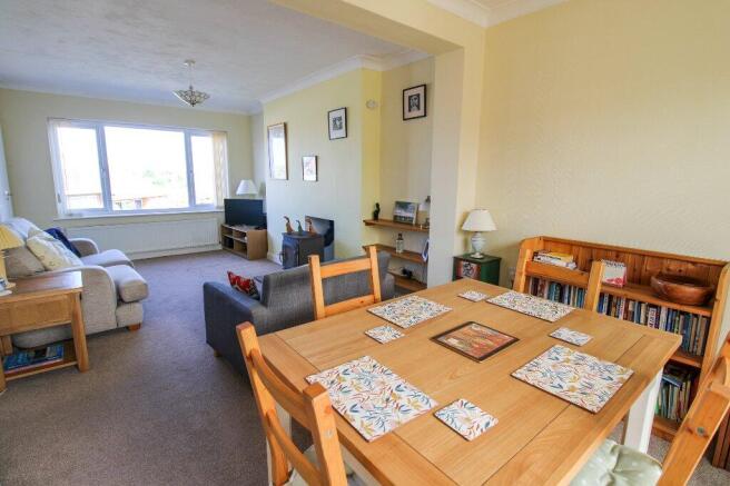 3 bed Semi-Detached for sale Image 8