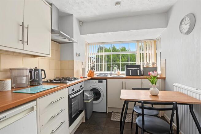 Kitchen_1.jpeg