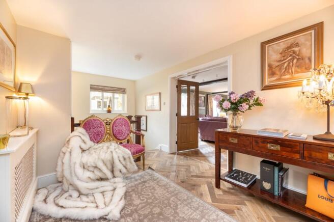 7 bed Detached for sale Image 6