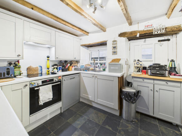 CAM05627G0-PR0022-STILL004