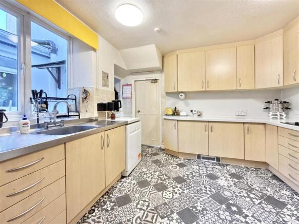 Kitchen_.jpeg