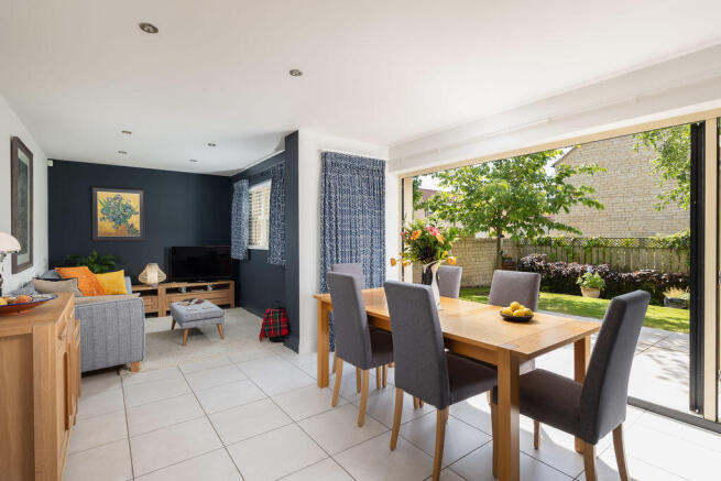 4 bed Detached for sale Image 6