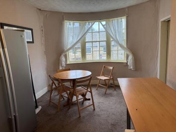 OPEN PLAN KITCHEN/SITTING/DINING ROOM