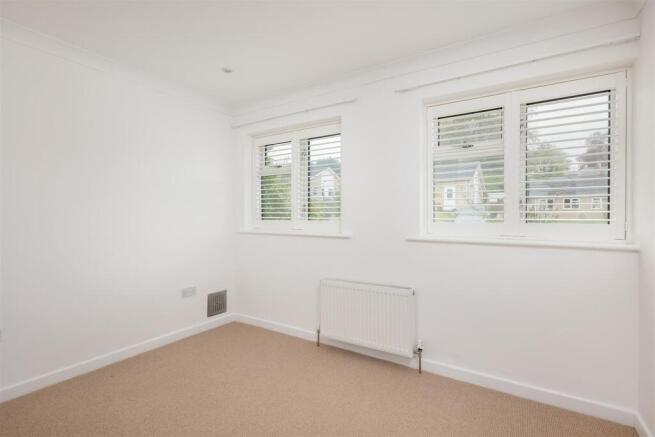 31 Nine Acres Close-8.jpg