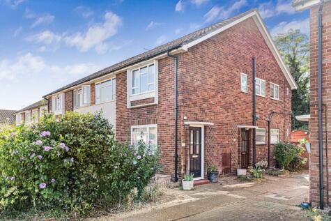 Cedar Way, Sunbury-on-Thames, Surrey, TW16