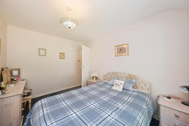 3 bed Semi-Detached for sale Image 9