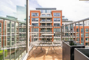35, 6 Meadows House, Park Street, London SW6 2FQ