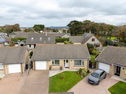 Clemens Way - Connor Downs - 2 bed bungalow with large gardens in quiet cul de sac location