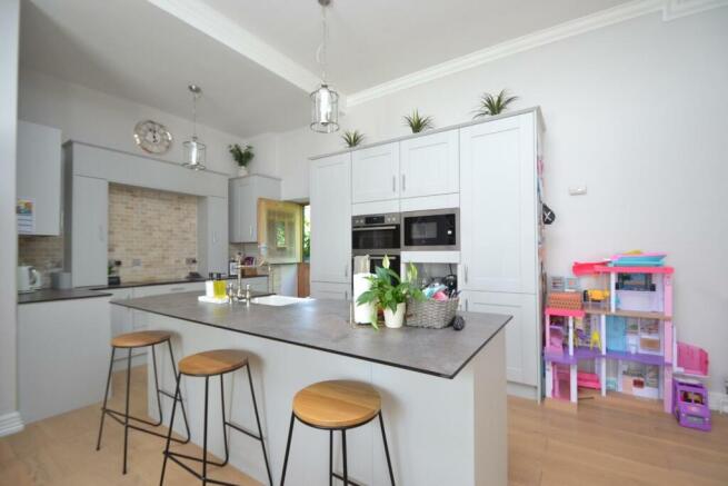 KITCHEN ISLAND.JPG