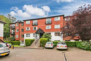 Flat 4, Wilton House, Great Heathmead, Haywards Heath RH16 1FG