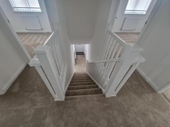3 bed House to rent Image 8