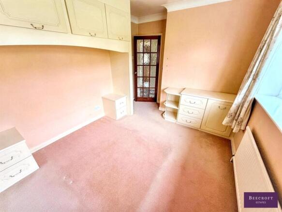 3 bed Semi-Detached Bungalow for sale Image 9