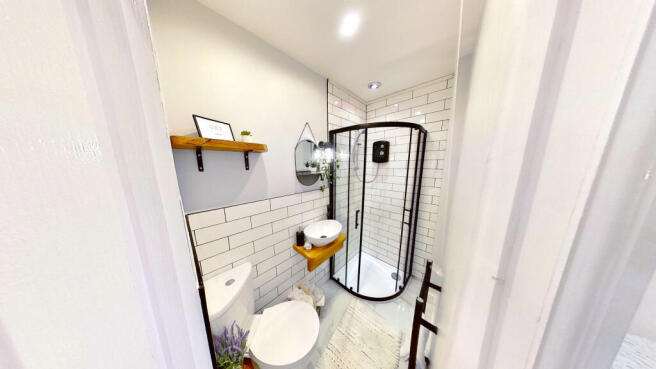 5 bed House to rent Image 8