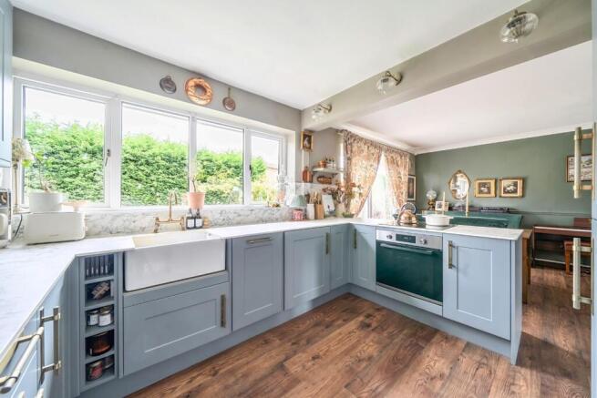 3 bed Semi-Detached for sale Image 4