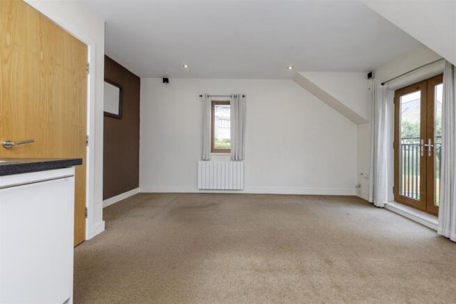 2 bed Apartment for sale Image 4