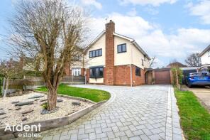 19 Saumerez, Green Trees Avenue, Chelmsford CM3 6JA