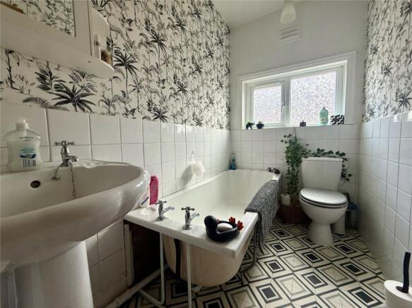 2 bed Apartment for sale Image 6