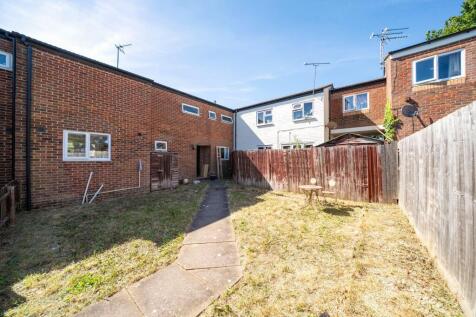 Itchen Court, Andover, SP10