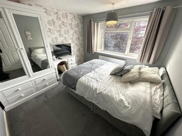 Master Bedroom 977
