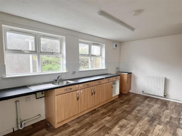 Kitchen: