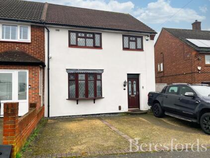Aylsham Lane, Romford, RM3
