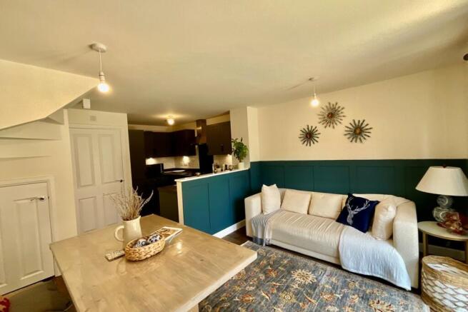 4 bed Semi-Detached for sale Image 6