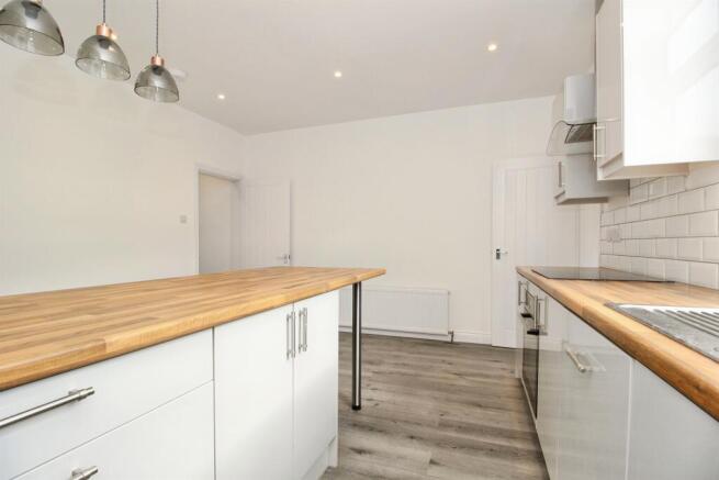 3 bed Semi-Detached for sale Image 5