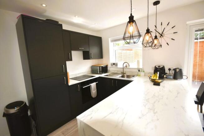 KITCHEN/DINER