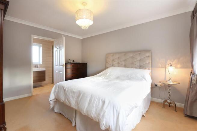Bed1.jpg