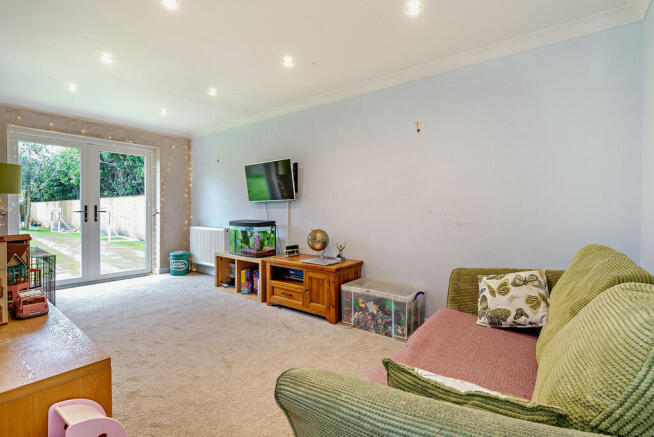 8587691-interior0...