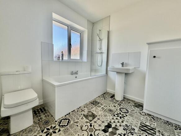 3 bed End of Terrace to rent Image 8