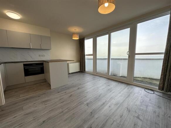 Breakwater Crt Lounge kitchen.jpeg