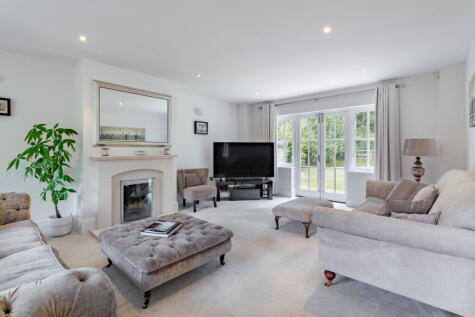 Garden Lane, Tyringham, Newport Pagnell, MK16 9ED