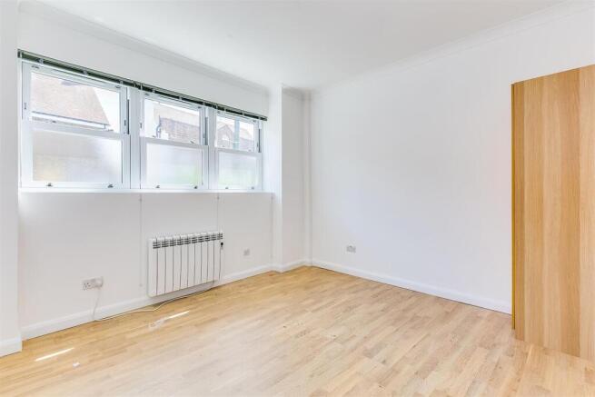 GFF 137 Kingston Road SW19 bedroom 1.jpg
