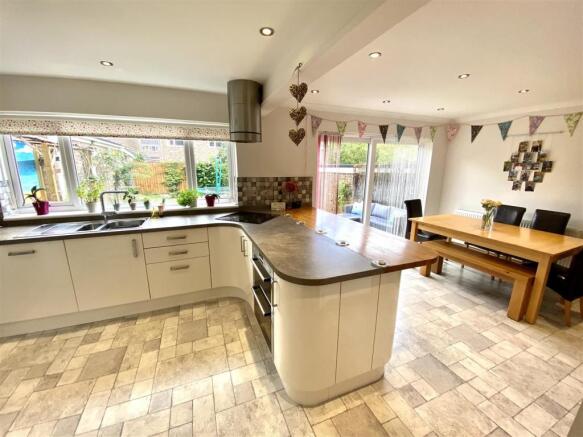 3 Oakfield Kitchen I  (2).jpeg
