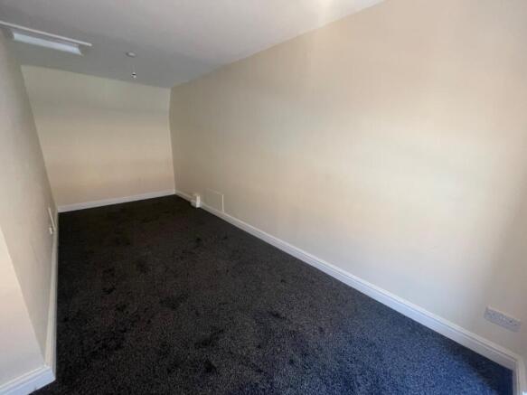 2 bed Flat to rent Image 5