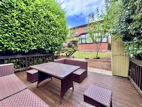 St. Andrews Drive, Darton, Barnsley photo 5