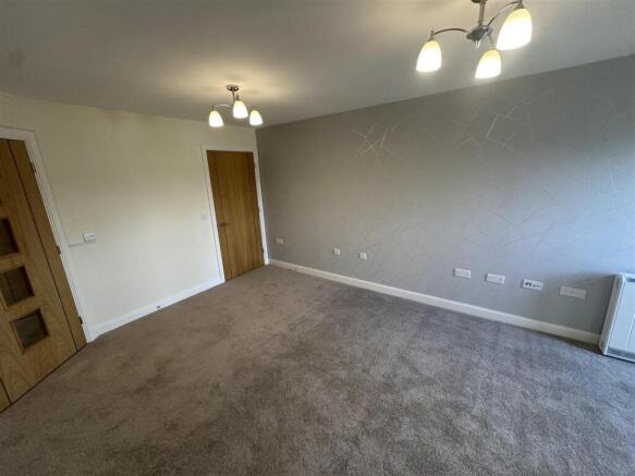 1 bed Apartment to rent Image 9
