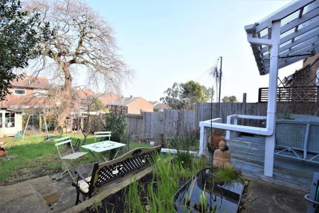 REAR GARDEN.JPG